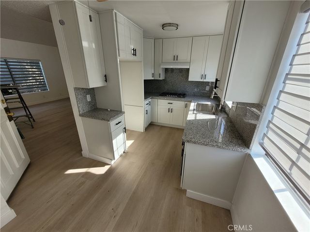 15004 Nordhoff 203, North Hills, CA 91343