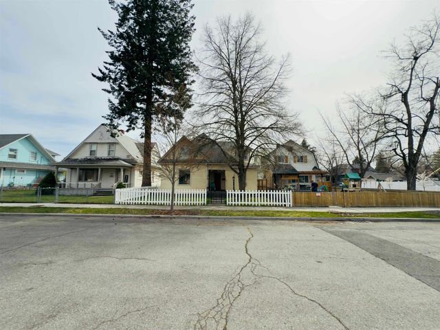 2823 W Sharp Ave, Spokane, WA 99201
