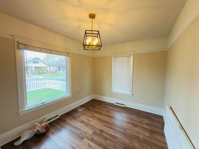 2823 W Sharp Ave, Spokane, WA 99201