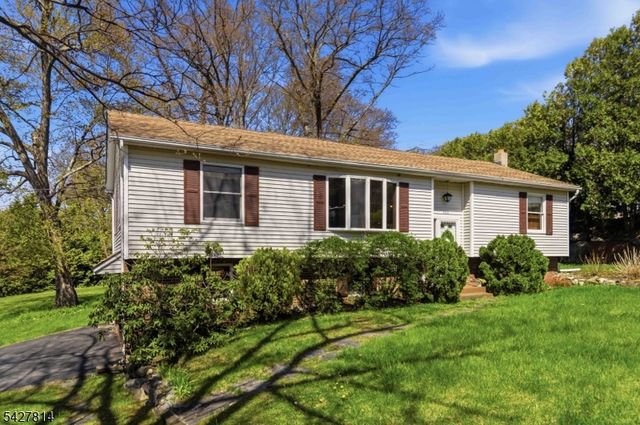 400 Lake Shore Dr, West Milford Twp., NJ 07421