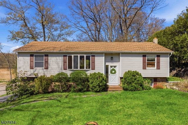 400 Lake Shore Dr, West Milford Twp., NJ 07421