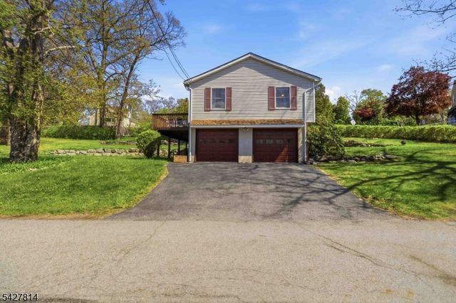 400 Lake Shore Dr, West Milford Twp., NJ 07421