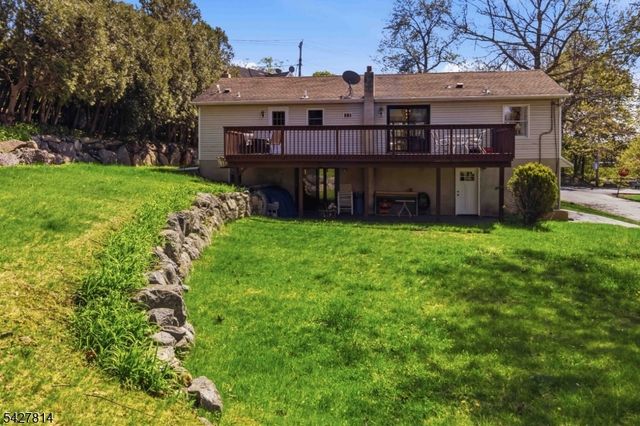 400 Lake Shore Dr, West Milford Twp., NJ 07421