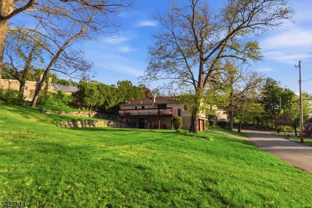 400 Lake Shore Dr, West Milford Twp., NJ 07421