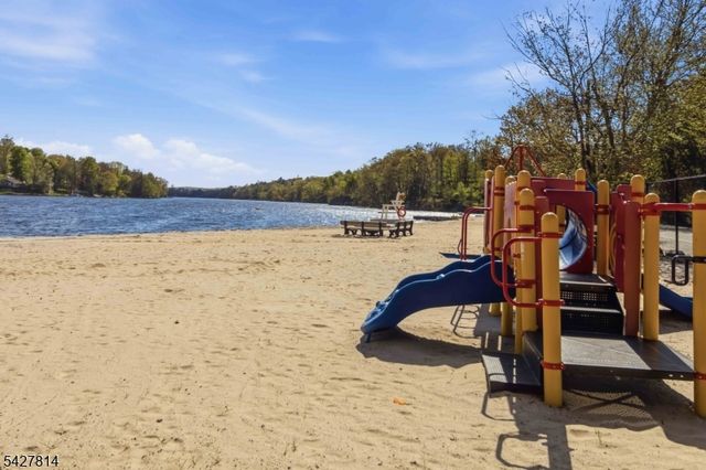 400 Lake Shore Dr, West Milford Twp., NJ 07421