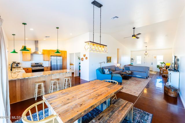 1214 S Emu Avenue, Benson, AZ 85602