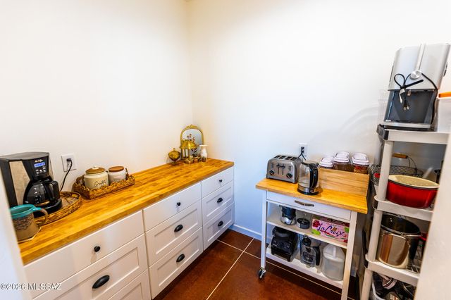 1214 S Emu Avenue, Benson, AZ 85602
