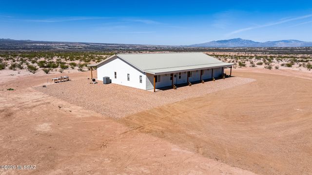 1214 S Emu Avenue, Benson, AZ 85602