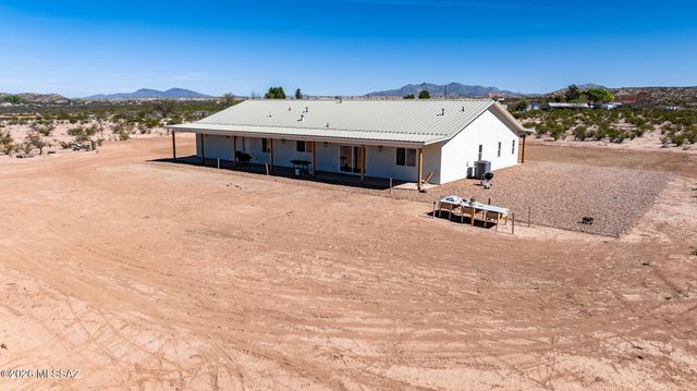 1214 S Emu Avenue, Benson, AZ 85602