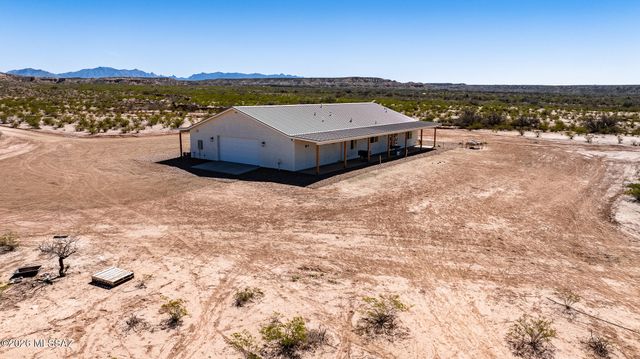 1214 S Emu Avenue, Benson, AZ 85602