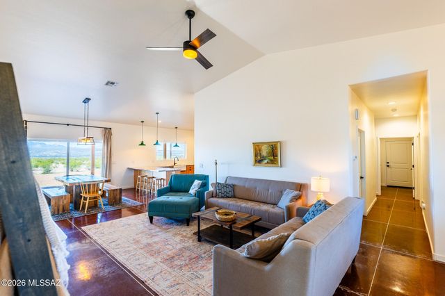 1214 S Emu Avenue, Benson, AZ 85602