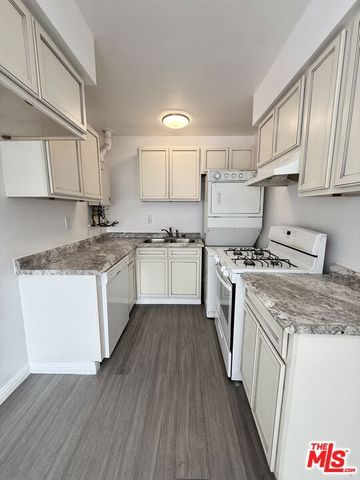 5659 Dairy Avenue, Long Beach, CA 90805