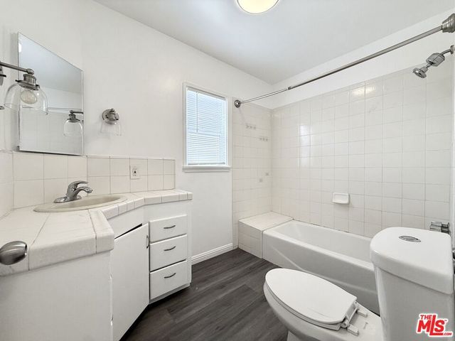 5659 Dairy Avenue, Long Beach, CA 90805