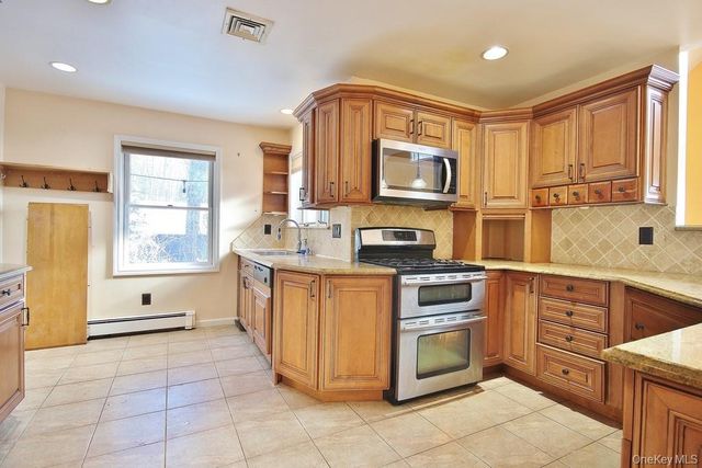 415 N Shore Drive, Wurtsboro, NY 12790