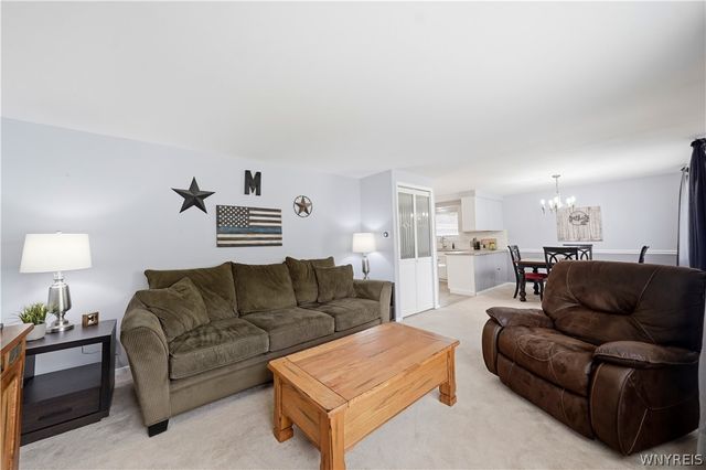 72 Greenmeadow Drive, West Seneca, NY 14224