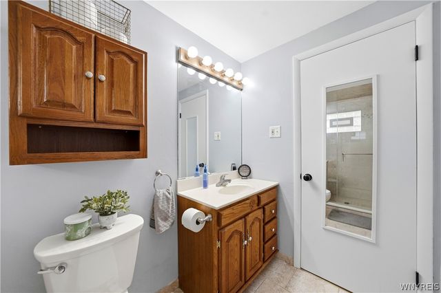 72 Greenmeadow Drive, West Seneca, NY 14224