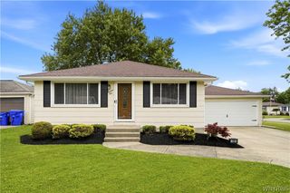72 Greenmeadow Drive, West Seneca, NY 14224