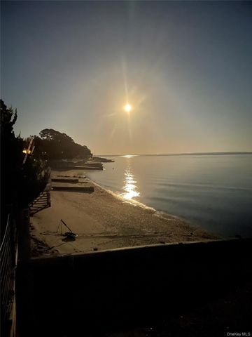 1429 Peconic Bay Boulevard, Jamesport, NY 11947