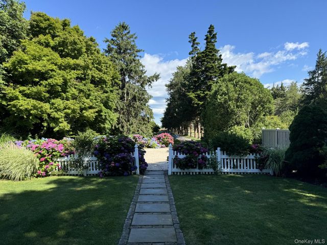 1429 Peconic Bay Boulevard, Jamesport, NY 11947