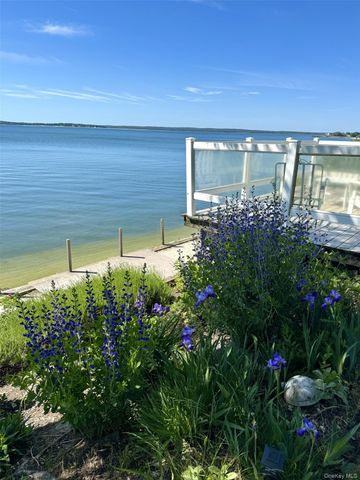 1429 Peconic Bay Boulevard, Jamesport, NY 11947
