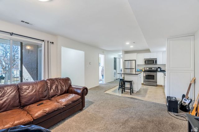 1676 N HICKORY LN, Provo, UT 84604