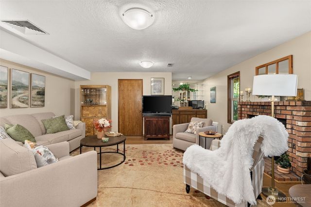 6615 Sierra Court SE, Lacey, WA 98503