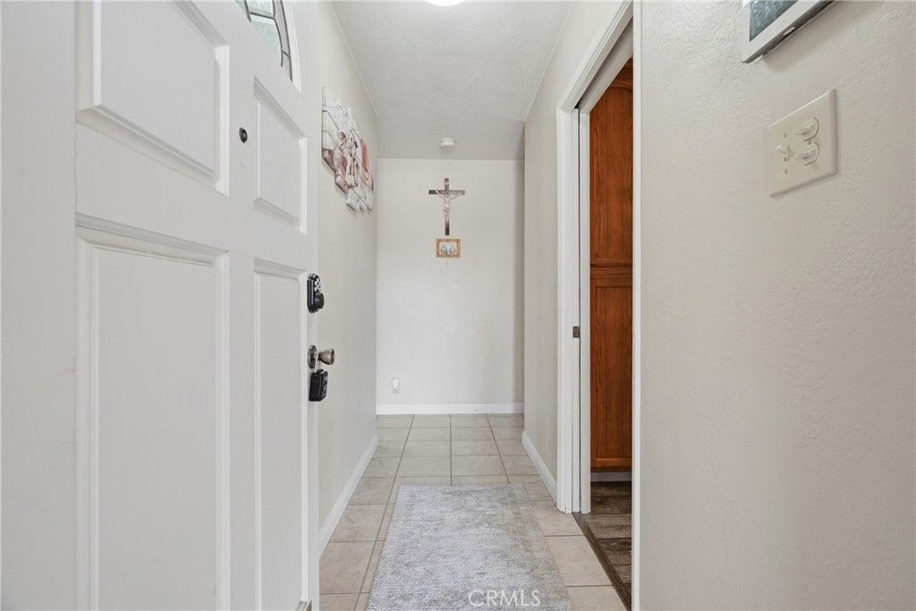 Image 6 of property listing at 316 Charles, Manteca, CA 95336