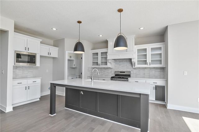 6115 Lewis Drive, Shawnee, KS 66226