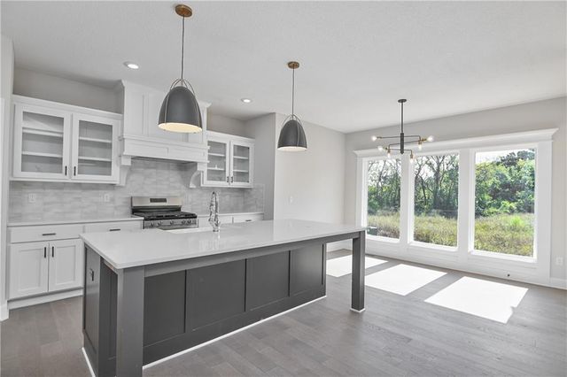 6115 Lewis Drive, Shawnee, KS 66226