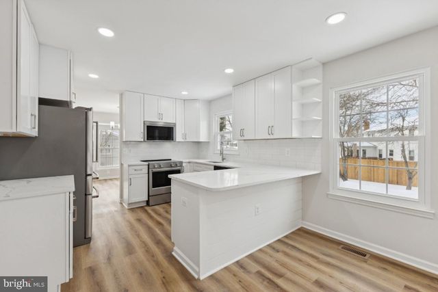 12920 NEW PARKLAND DR, Herndon, VA 20171