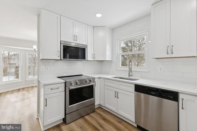 12920 NEW PARKLAND DR, Herndon, VA 20171