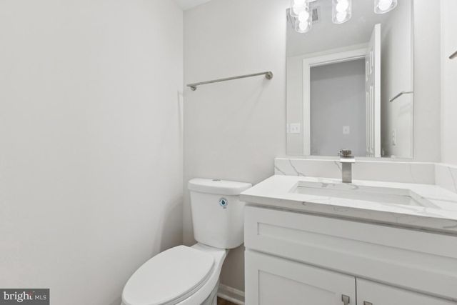 12920 NEW PARKLAND DR, Herndon, VA 20171