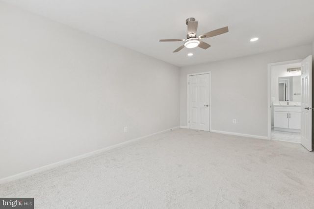 12920 NEW PARKLAND DR, Herndon, VA 20171