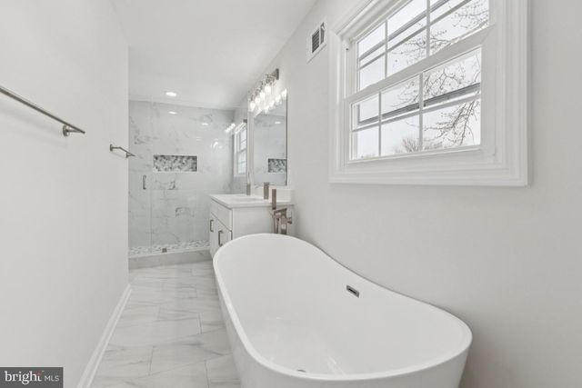 12920 NEW PARKLAND DR, Herndon, VA 20171