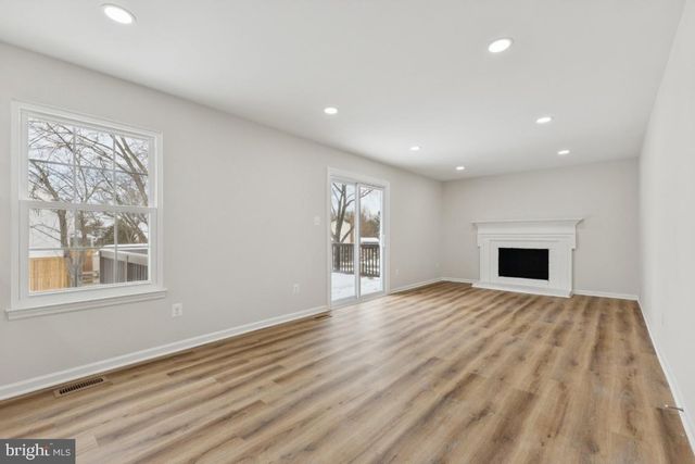 12920 NEW PARKLAND DR, Herndon, VA 20171