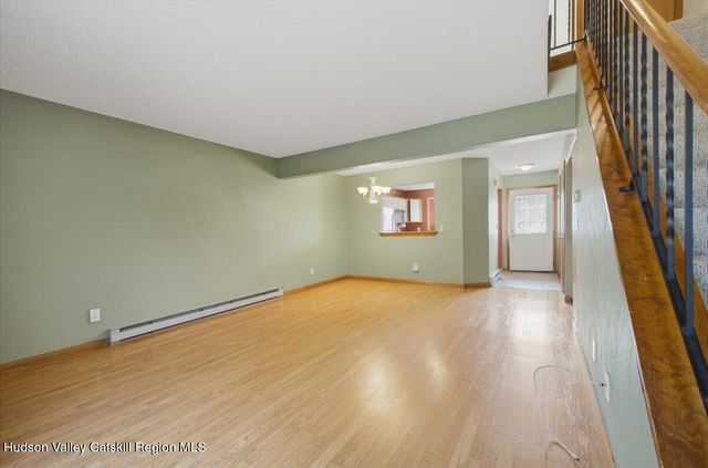 10 Minuteman Court, Clifton Park, NY 12065