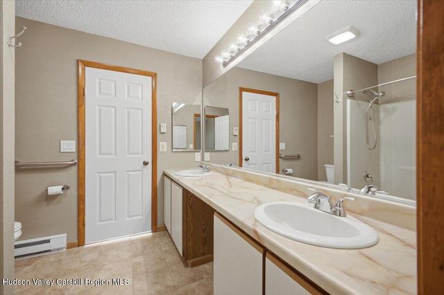 10 Minuteman Court, Clifton Park, NY 12065