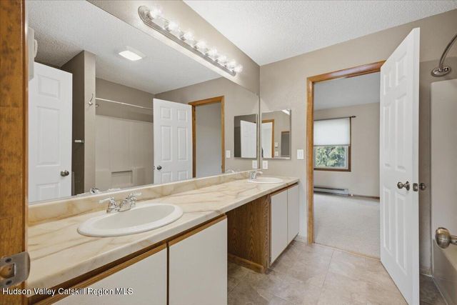 10 Minuteman Court, Clifton Park, NY 12065