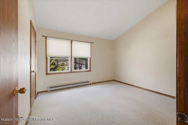 10 Minuteman Court, Clifton Park, NY 12065