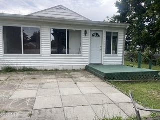 21 Ridgecrest Avenue, Colonie, NY 12110