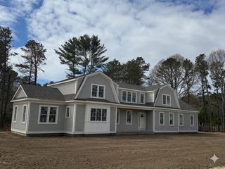 14 Herring Gull Road, Mashpee, MA 02649