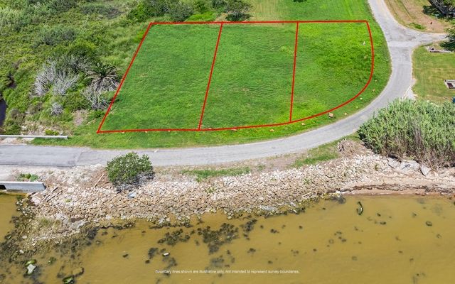 627,629,631 Copano Bay Dr, Bayside, TX 78340