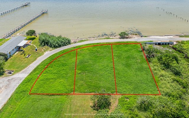 627,629,631 Copano Bay Dr, Bayside, TX 78340