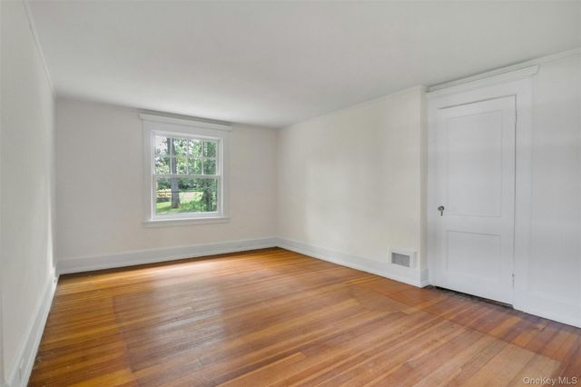 145 Cliff Avenue, Pelham, NY 10803