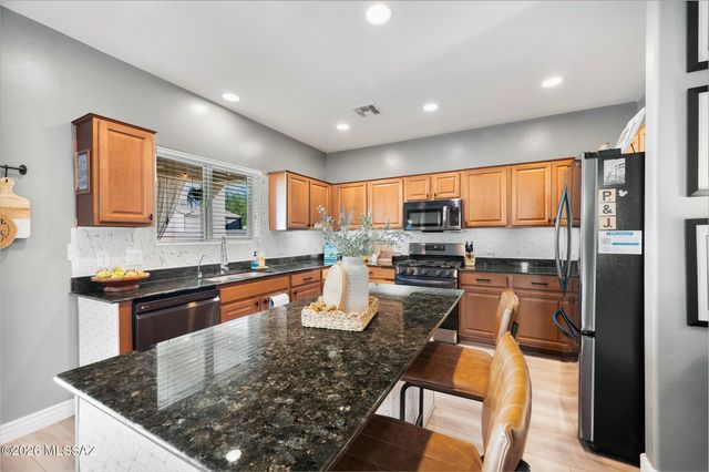 8942 W Twin Springs Drive, Marana, AZ 85653