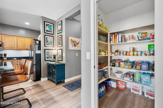 8942 W Twin Springs Drive, Marana, AZ 85653