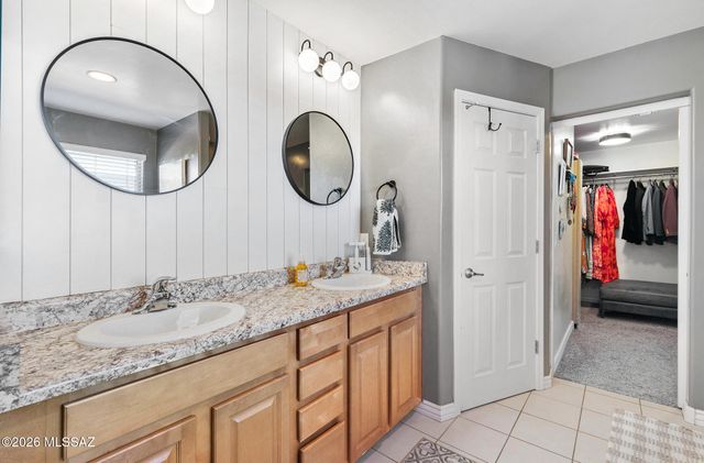 8942 W Twin Springs Drive, Marana, AZ 85653