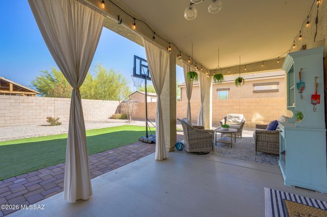 8942 W Twin Springs Drive, Marana, AZ 85653