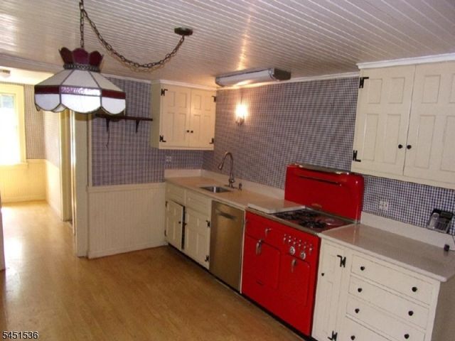 56 Orton Rd, West Caldwell Twp., NJ 07006