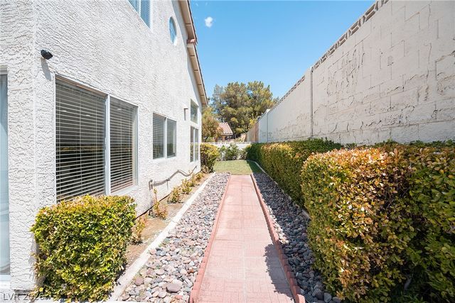 196 Kachina Drive, Henderson, NV 89074